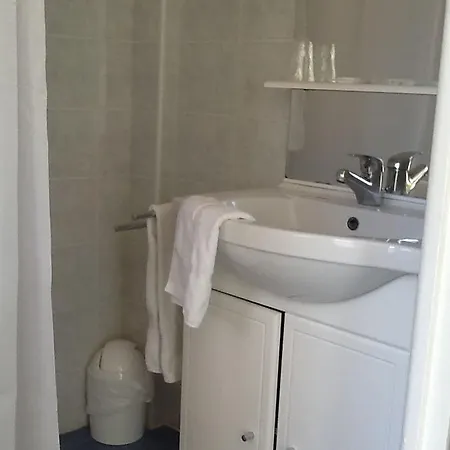 Locations Meublees Des Pins Apartment